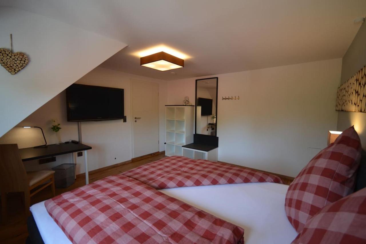 Apartment Keuerleber Holzmaden Luaran gambar